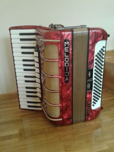 harmonika Melodija 80 basova